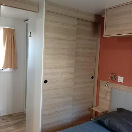 Mh 511 3chambres Et 2 Salles De Bain Dans 4 Etoiles キャンプ場 サン・ジュリアン・アン・ボルヌ